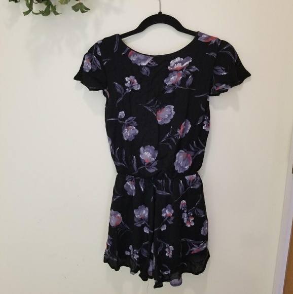 Floral Short Romper - Picture 4 of 5